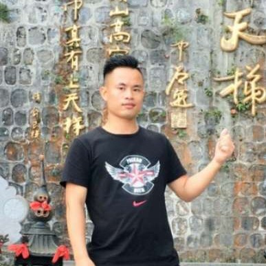 热情愿背包的照片