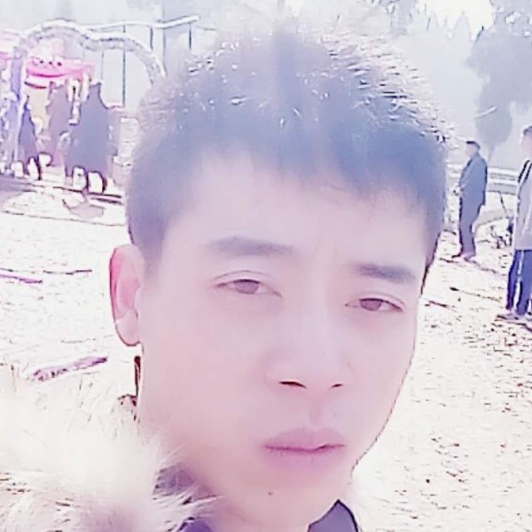 張曉誰的照片
