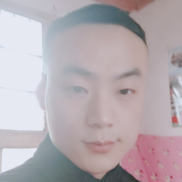 迷人回首尊云的照片