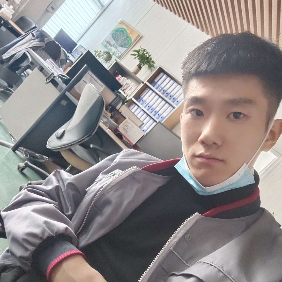 金针菇吃醋羞涩的照片