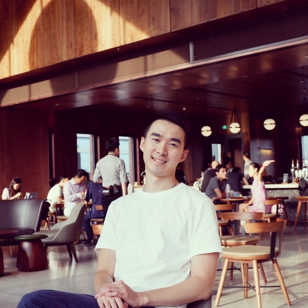 立正向前走的照片