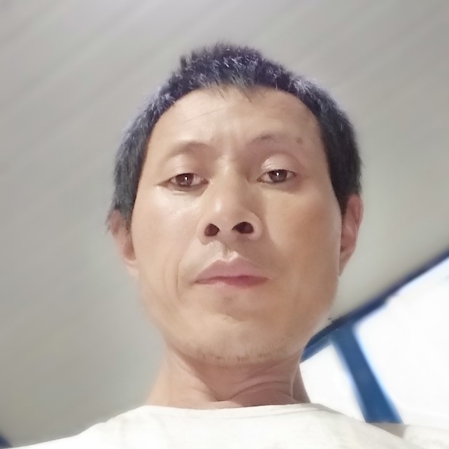 唇彩浅吻纯真的照片