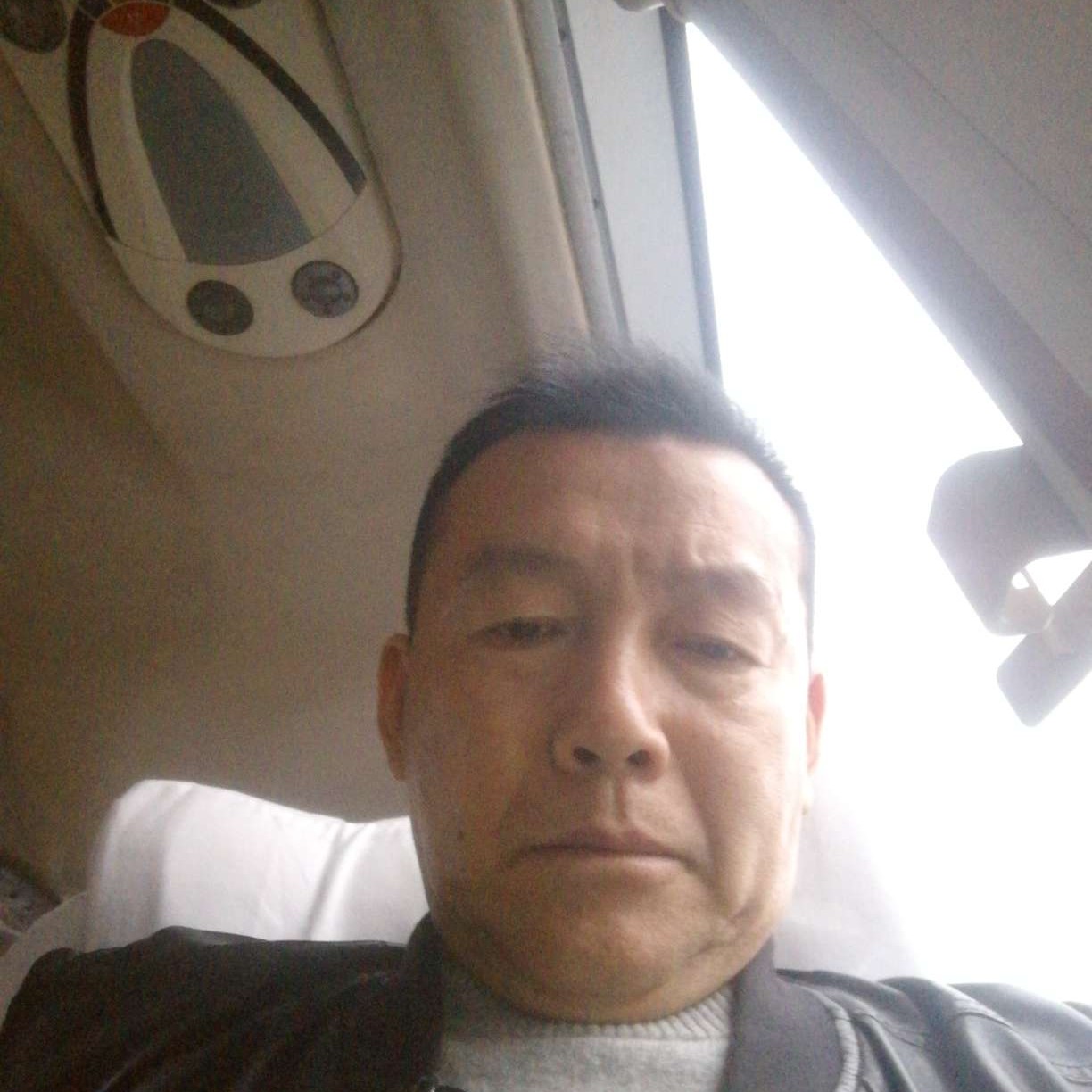 冬日凝眸欣喜的照片