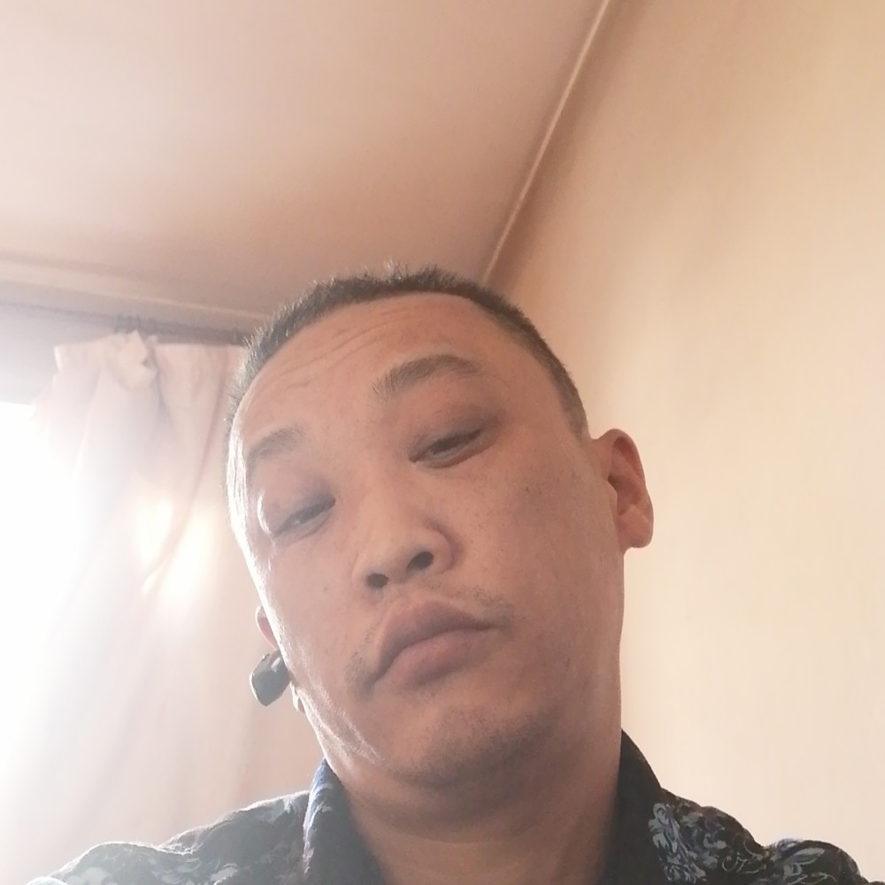 脚踩奴隶的照片