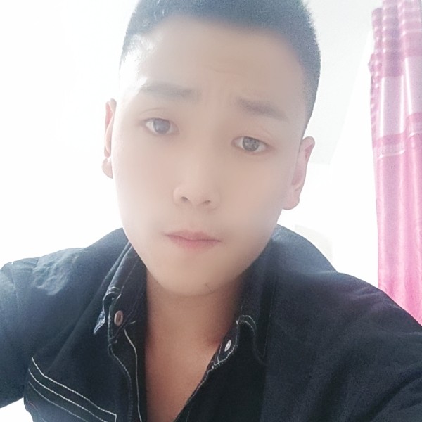 奇异果爱恋鲤鱼的照片