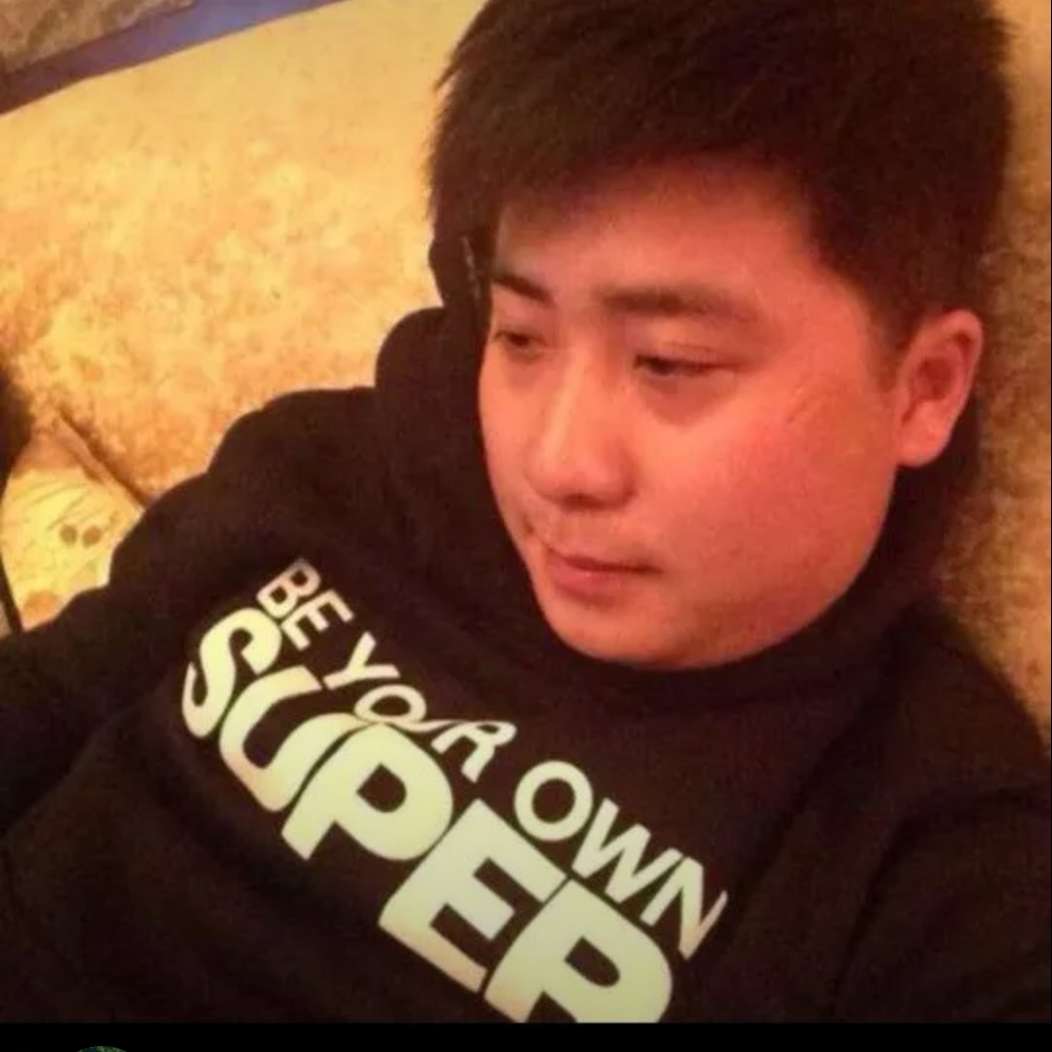 红牛蹁跹腼腆的照片