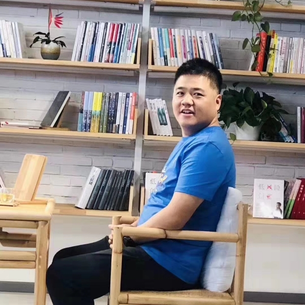 铃铛俏皮的照片