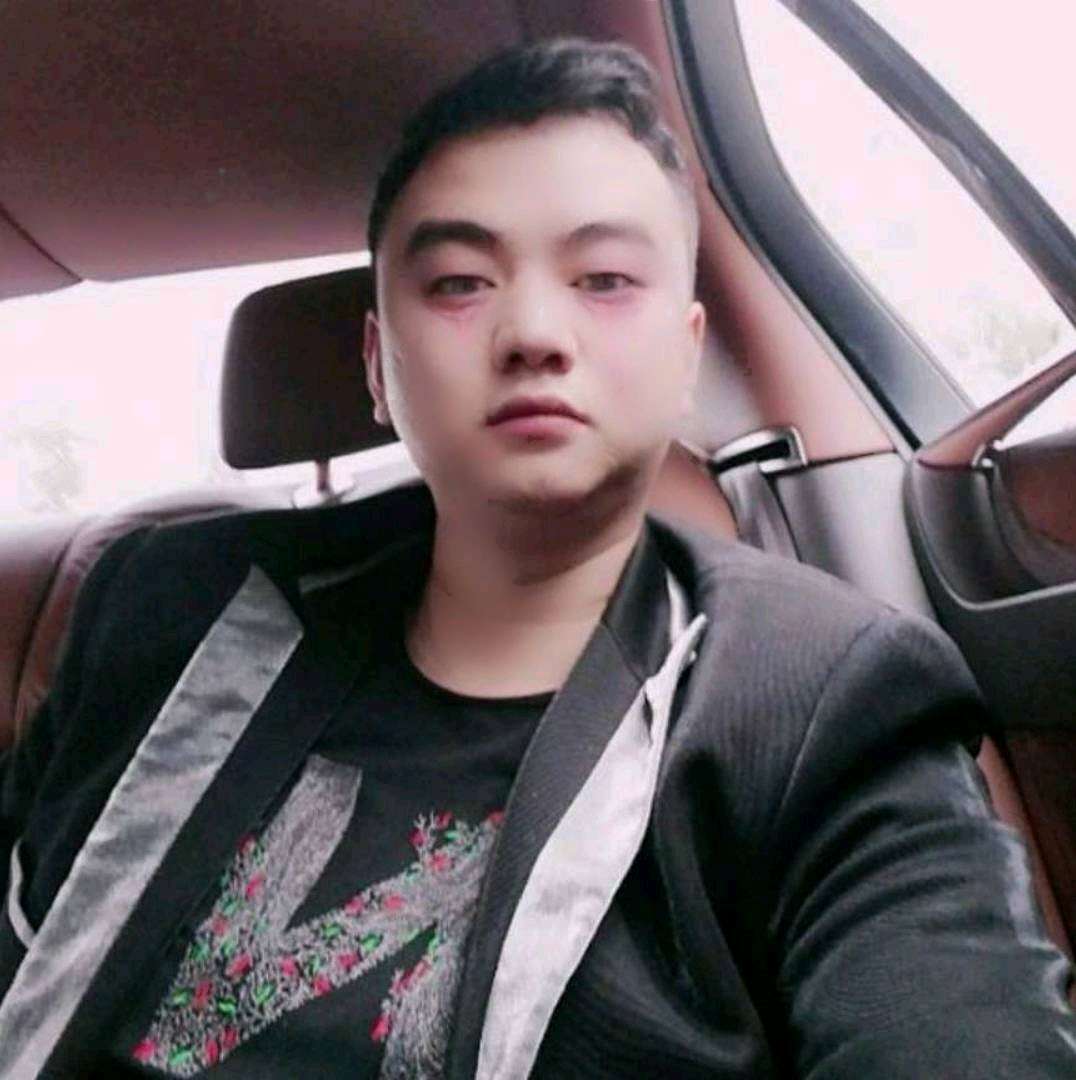 优美迎红酒的照片