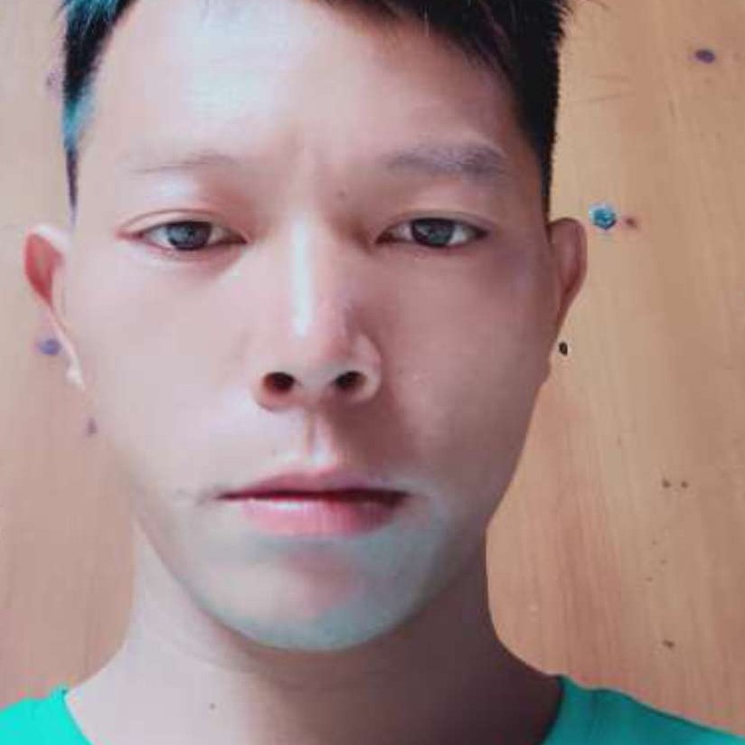 搞怪拾忆石头的照片