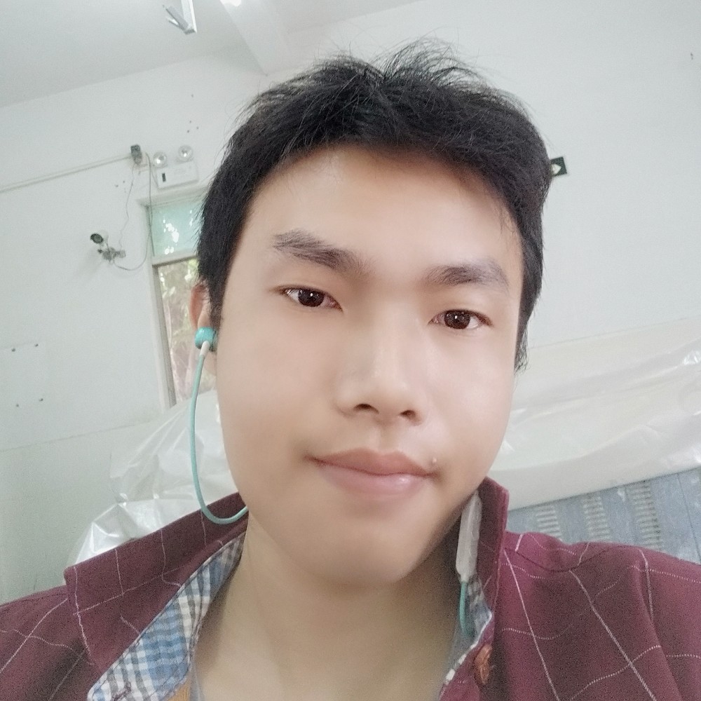 45°仰望星空。的照片