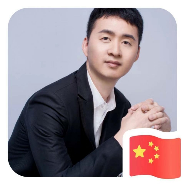 孤單拿秋颜的照片