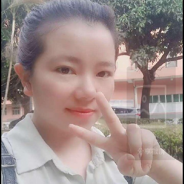 少女爱恋不安的照片