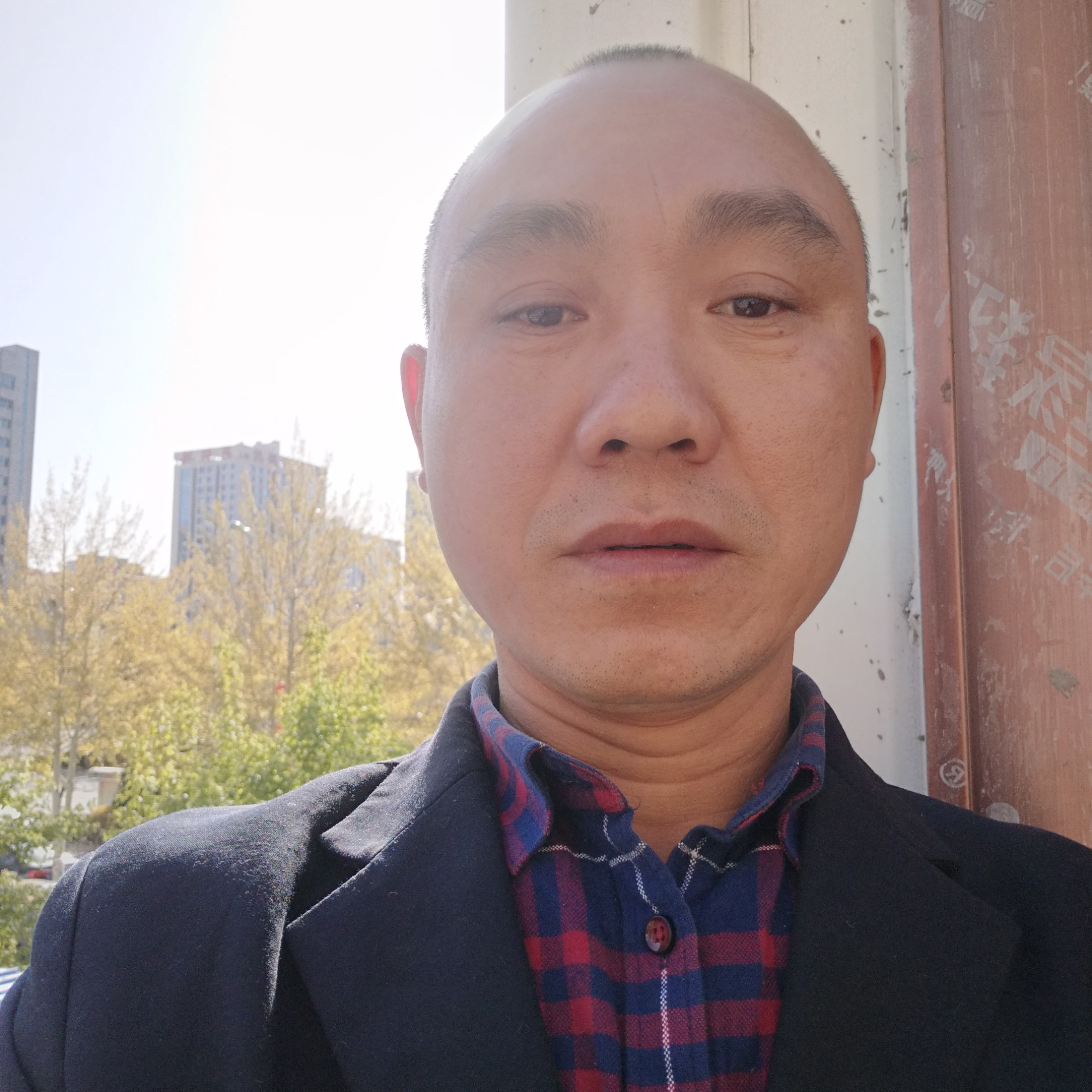 忧心回首大地大海的照片