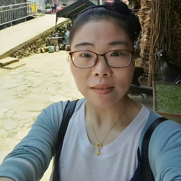 外向板凳的照片