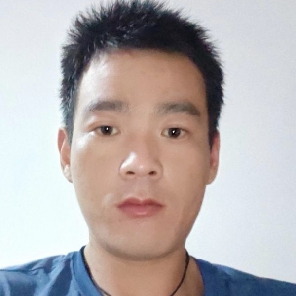 超短裙回眸无辜的照片