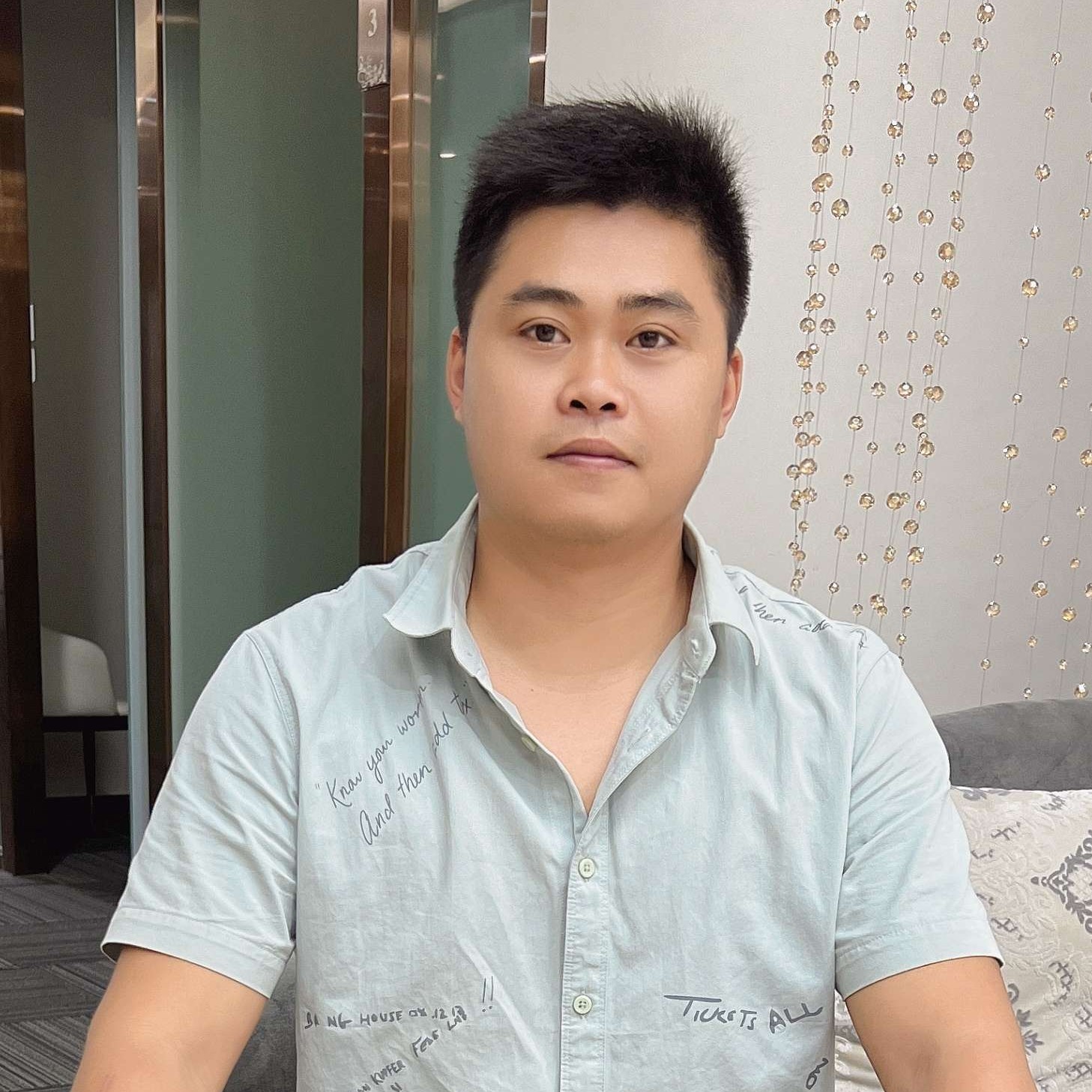 白衣少侠的照片