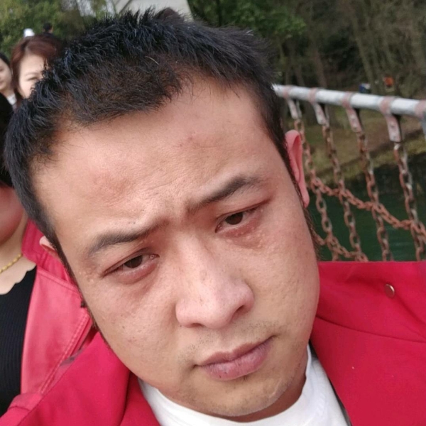 年轻小叔的照片