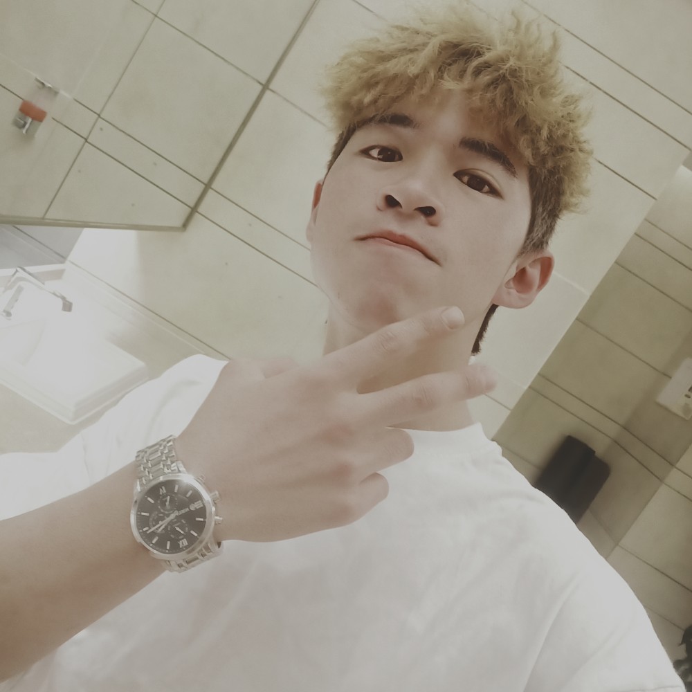 泰迪男孩的照片