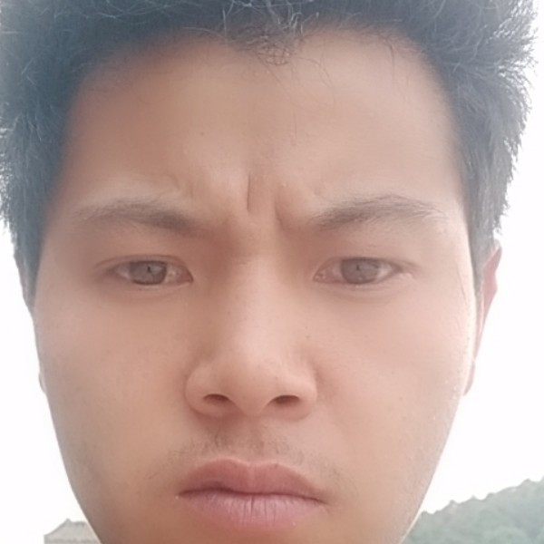 寒冷挽手小白菜的照片