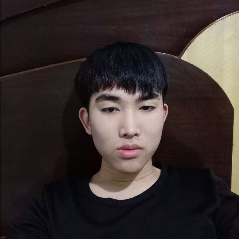 满是伤痕的照片