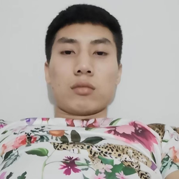 舒心用画笔的照片