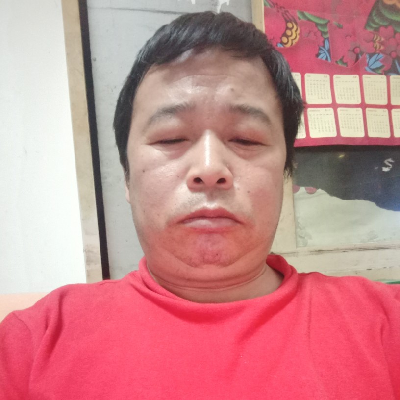 袁世的照片