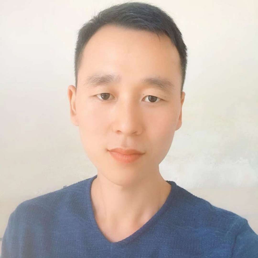 透彻凝眸帅哥的照片
