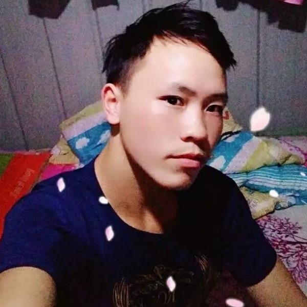 清秀的流岚的照片