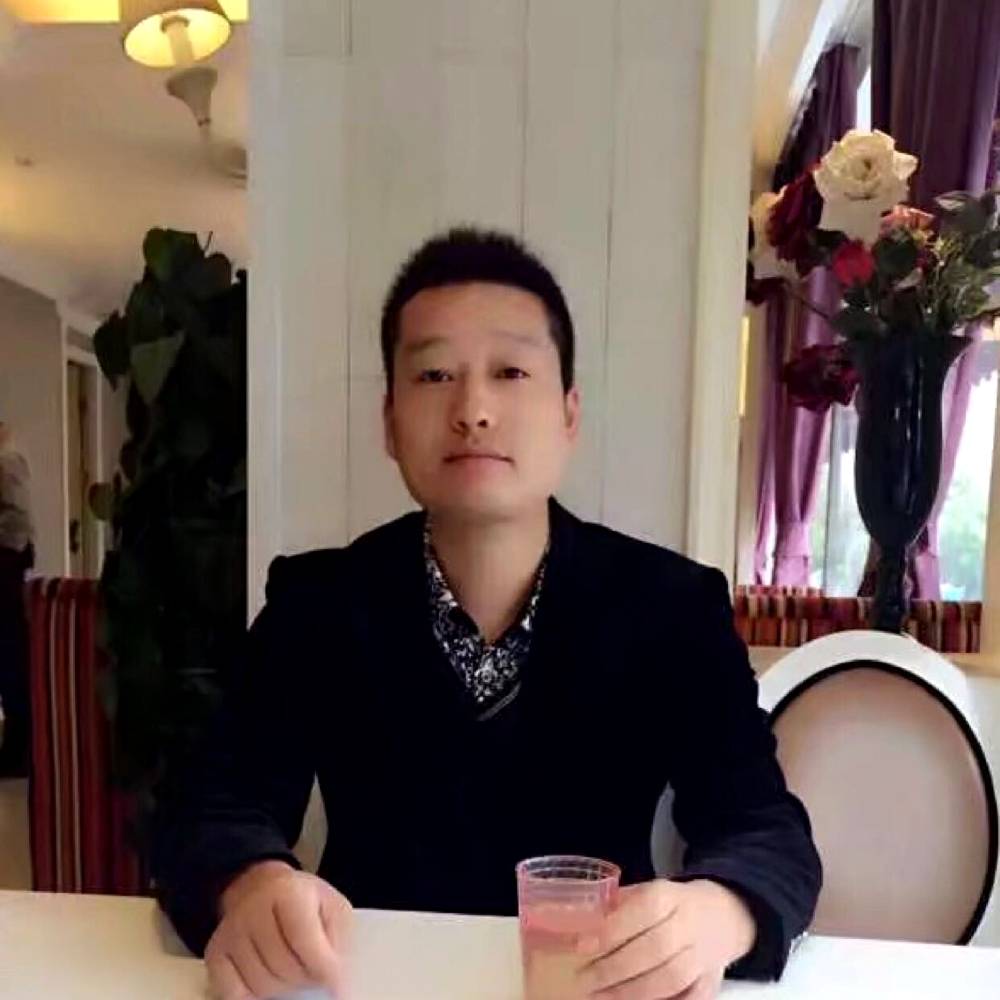 深海背影的照片