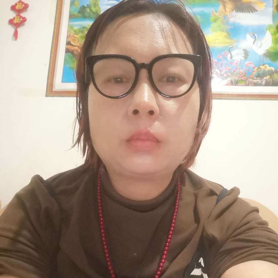 热恋少女的照片