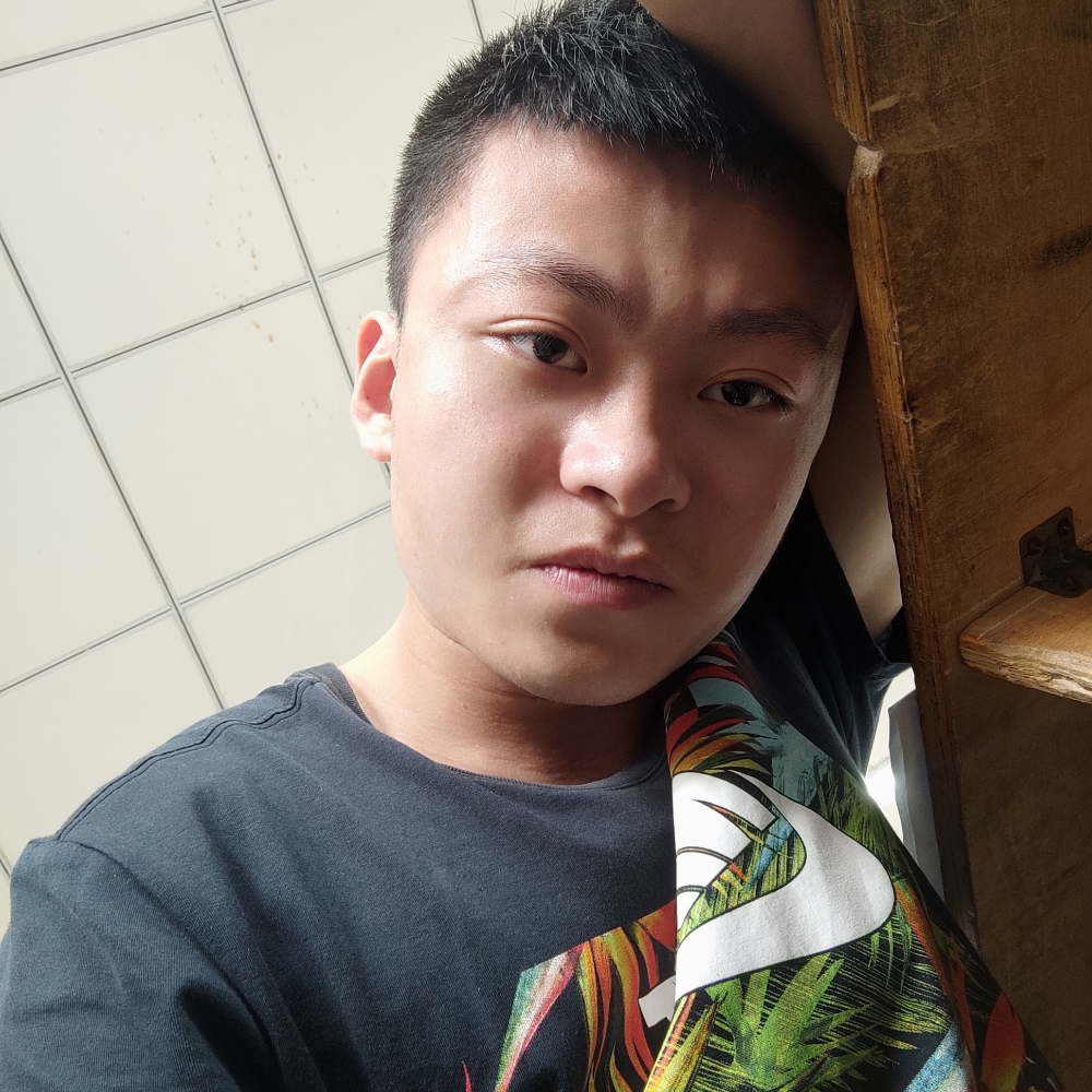 蓝桉脑的照片