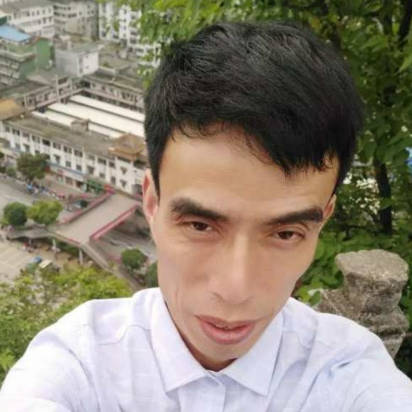 阔达夏天的照片