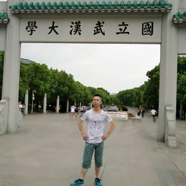 紧张音响的照片
