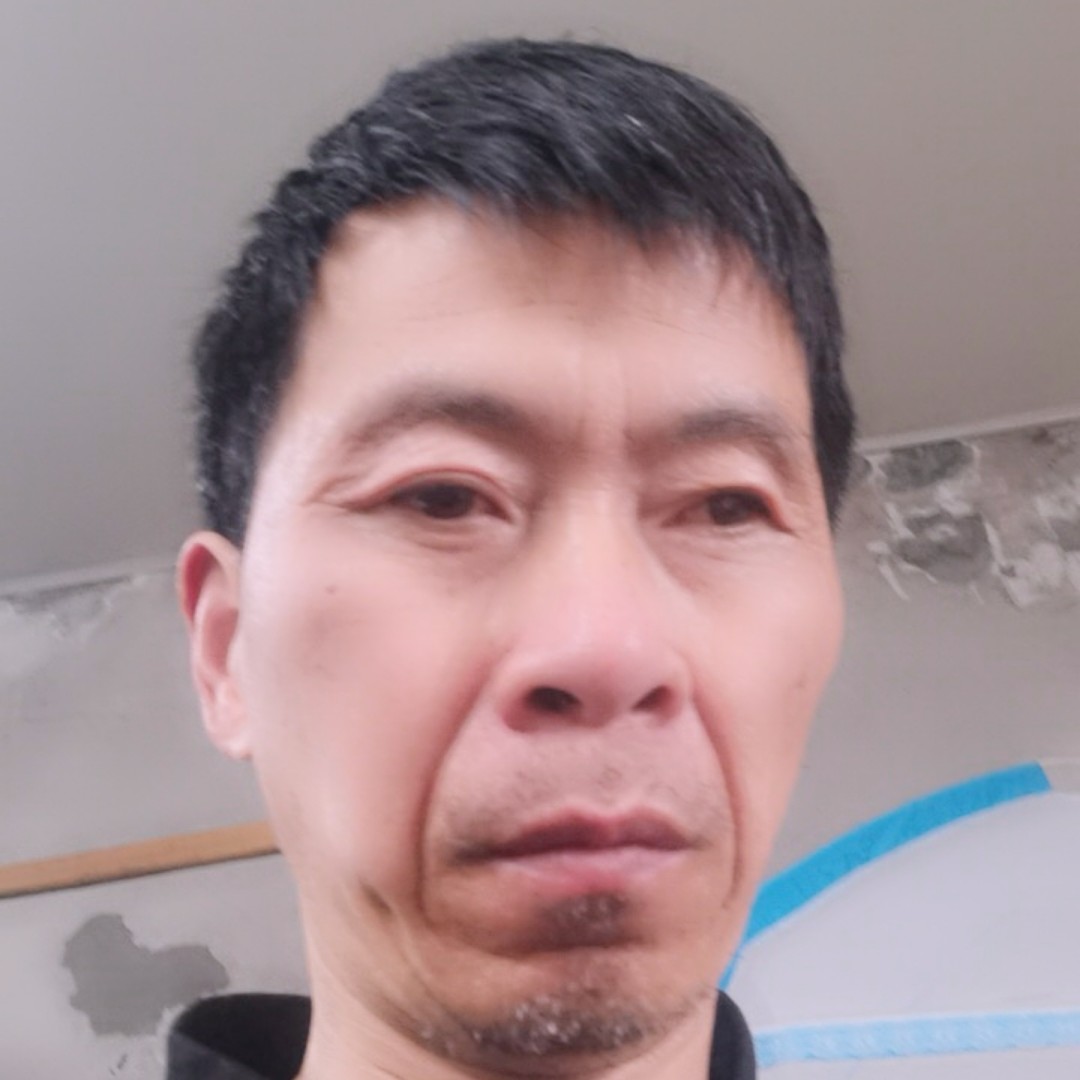 小伙贪玩不贪玩的照片