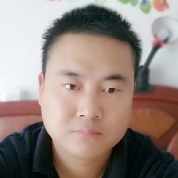贤惠蹙眉长颈鹿的照片