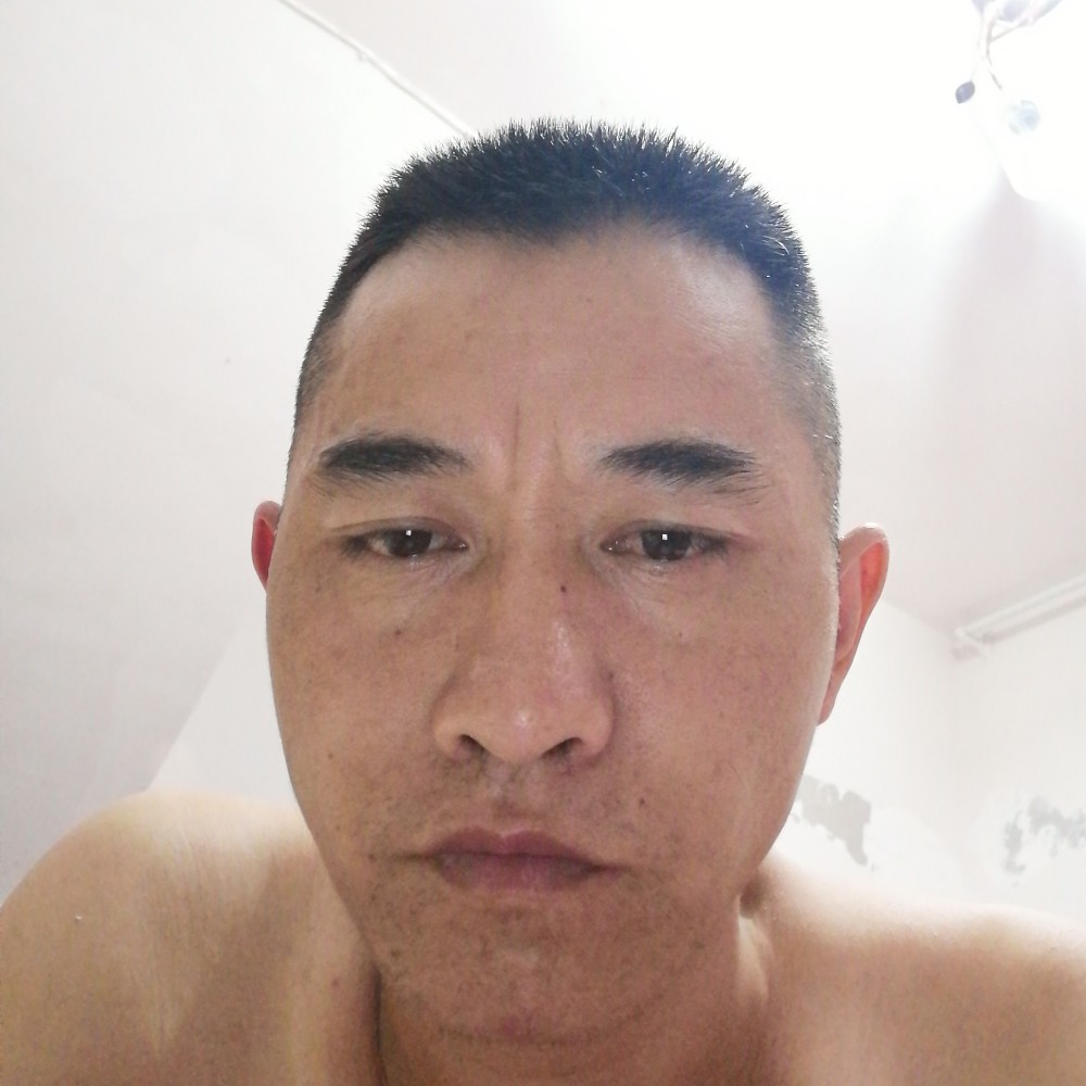 春天英俊的照片