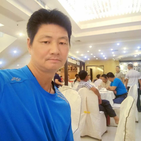 你好美女交个朋友的照片