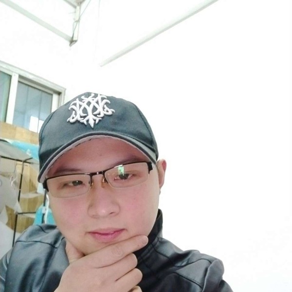 旋转式爱恋。的照片