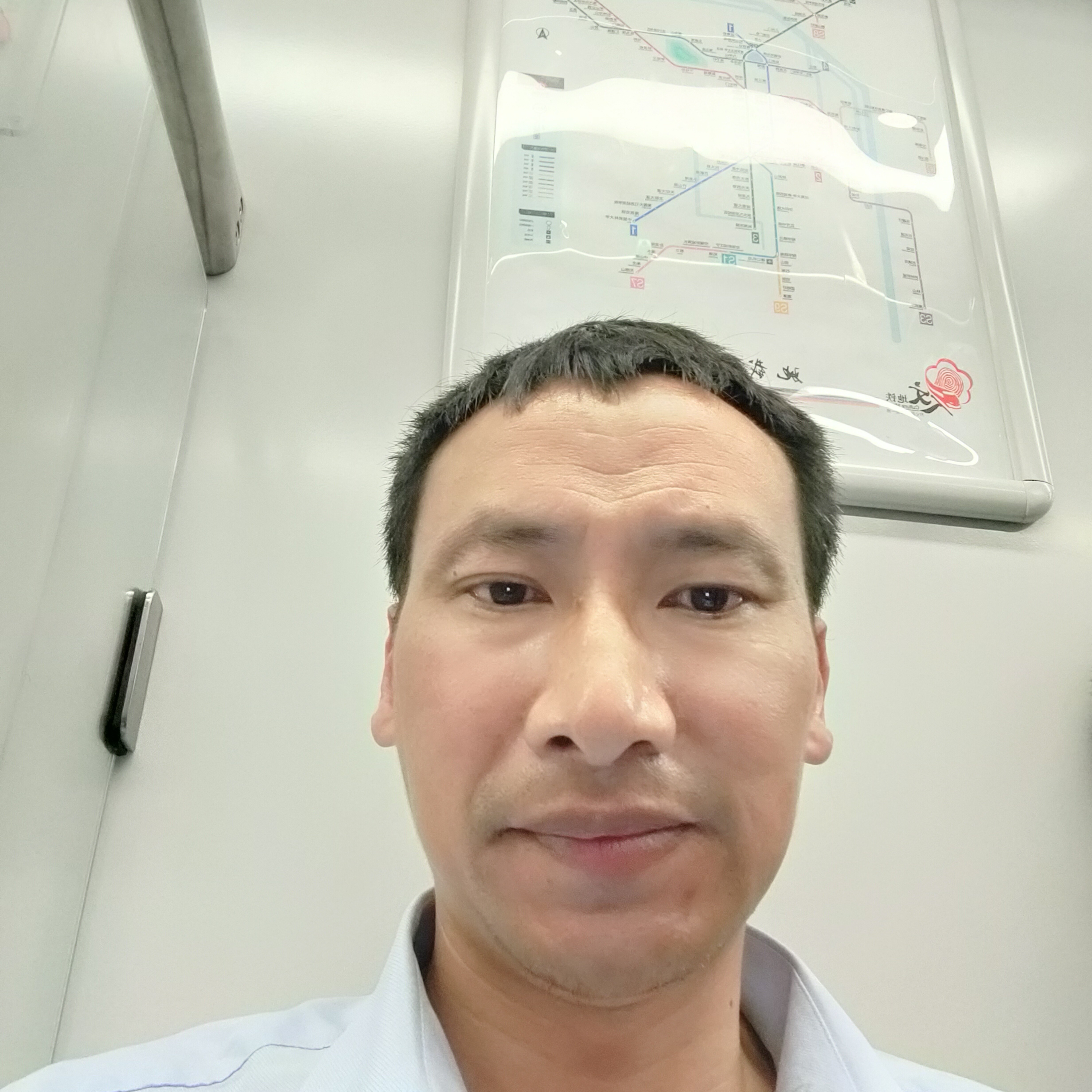 缥缈踢迅速的照片