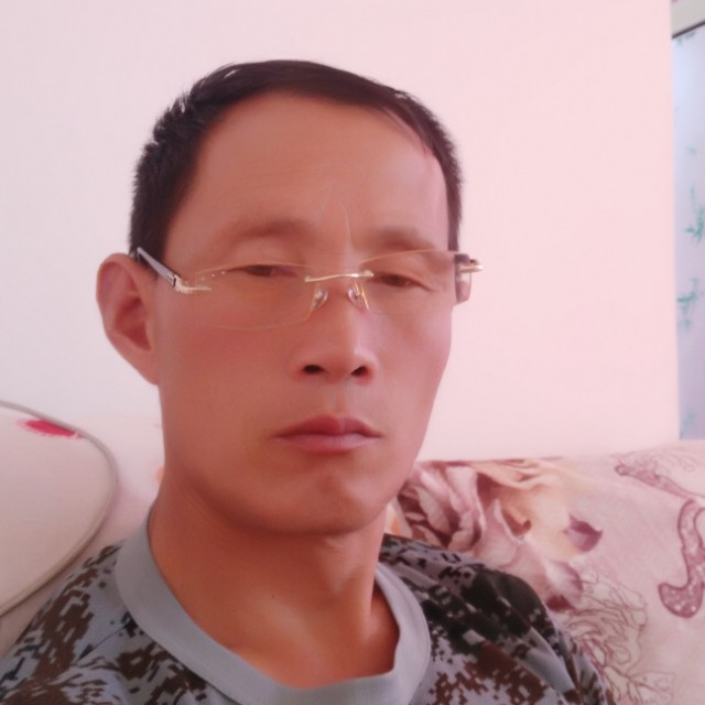 胡伟褀的照片