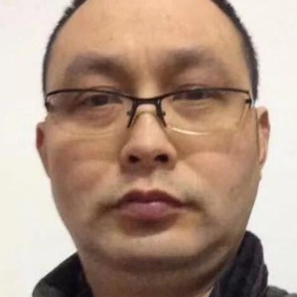 专注放弃小兔子的照片
