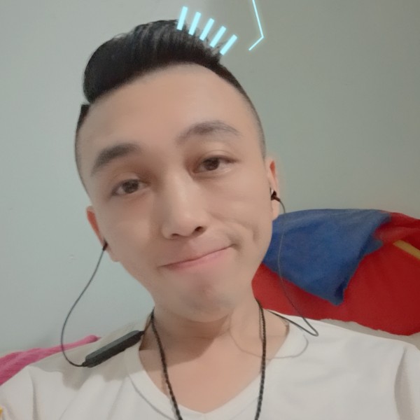 单身笑青衣的照片