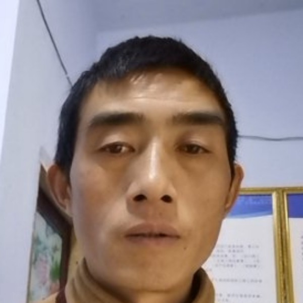 内向浅吻云朵的照片