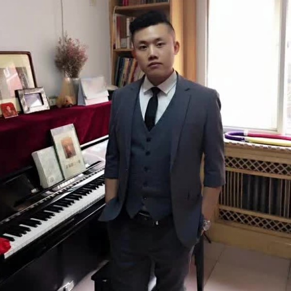 时家小哥哥的照片