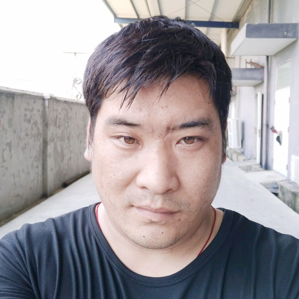 离异男人的忧伤的照片