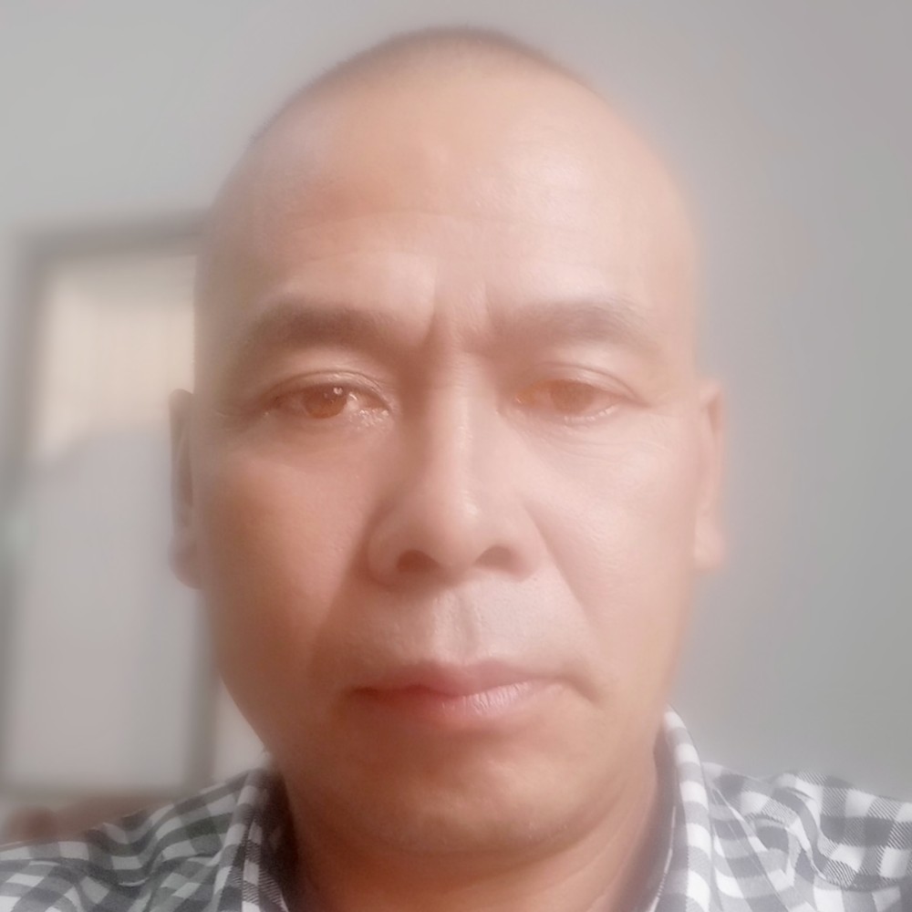 过客背后的照片