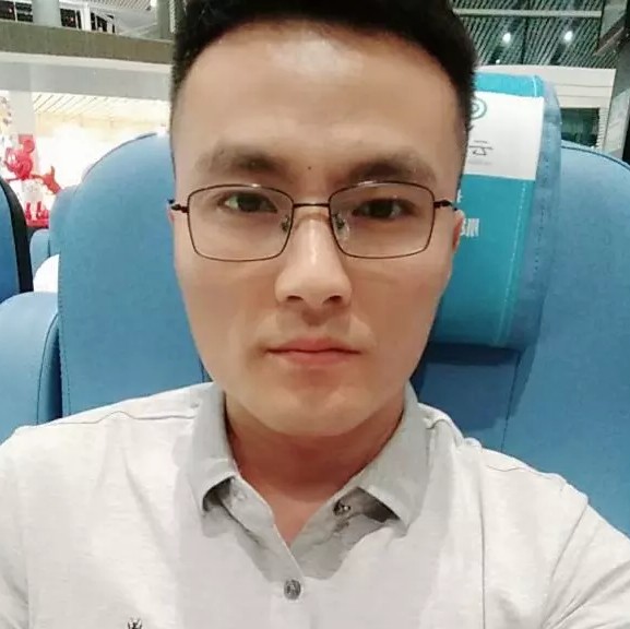 齿唇相依的照片