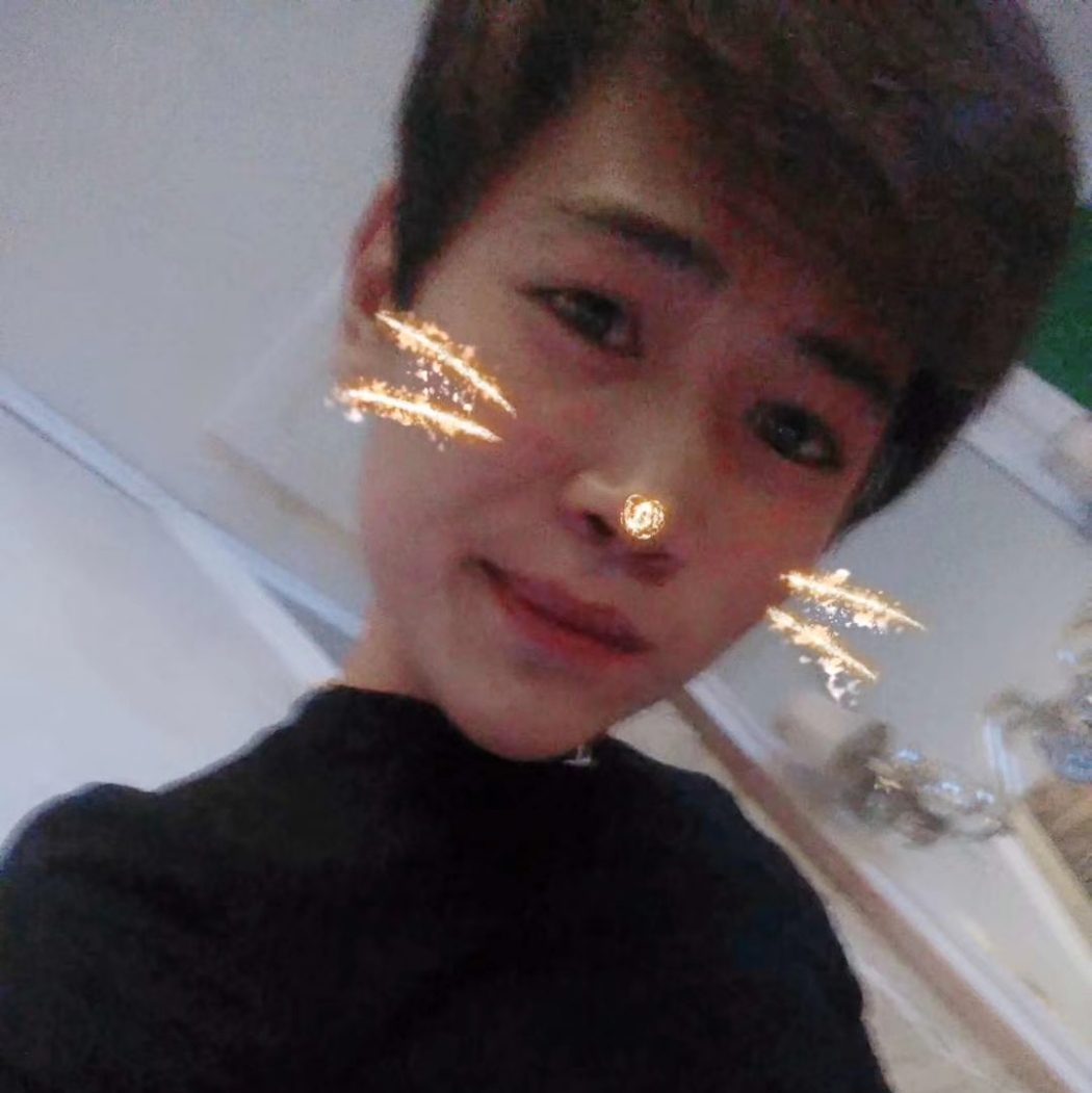 小A,的照片