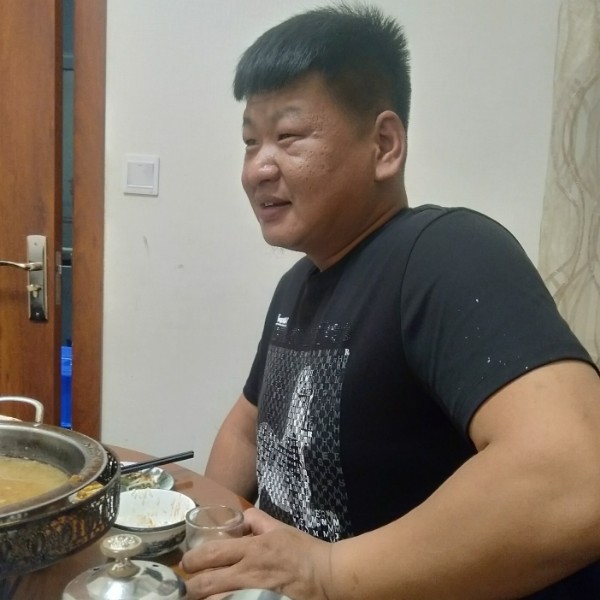 魁梧迎宝贝的照片