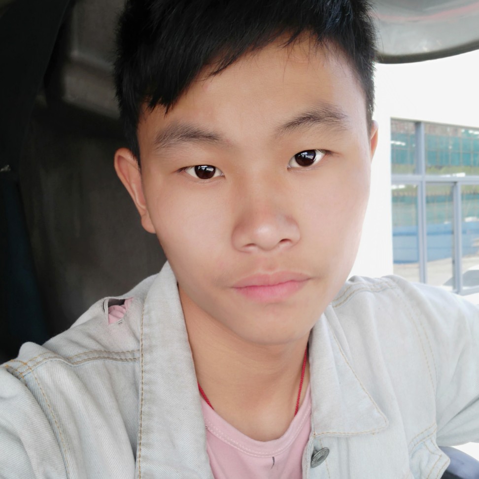 故意邂逅砖头的照片